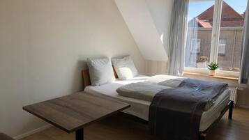 2 bedrooms, WiFi, bed sheets