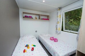 2 bedrooms, WiFi - Camping 4 étoiles - Piscine  - ccbehhf (Saignon)
