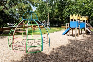 Children’s area - Camping 3 étoiles - Piscine  - ccbffdi (Arces)