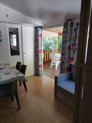 Interior - Camping 3 étoiles - Piscine  - ccbffe0 (Arces)