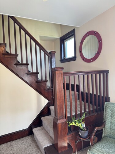 Welcoming 3 bedroom  private entry with AC in charming Wilmington