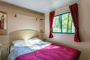 3 bedrooms, WiFi - Camping 3 étoiles - Piscine  - ccbfg0g (Chauffour-sur-Vell)