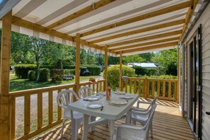 Outdoor dining - Camping 3 étoiles - Piscine  - ccbfgee (Groléjac)