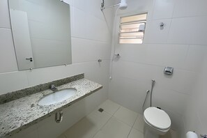 Bathroom - Cozy house in Araxá (Araxá)