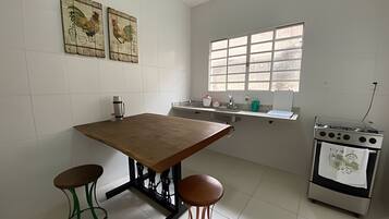 Fridge, microwave, oven, coffee/tea maker