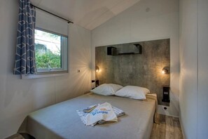 2 bedrooms, WiFi - Camping 3 étoiles - Piscine  - ccbfgf0 (Groléjac)