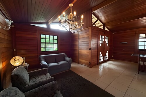 FarmHouse chalet in the center of Araxá
