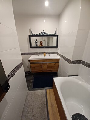 Bathroom - Cosy triplex "Louise" in the center of town 3 bedrooms - 7 pers + 1 baby (Saint-Flour)