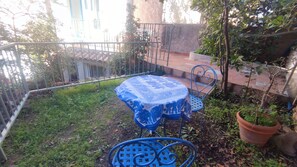 Outdoor dining - Haut de Maison T3 sur Jardin - Carqueiranne (Carqueiranne)
