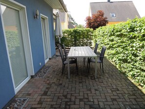 屋外ダイニングエリア