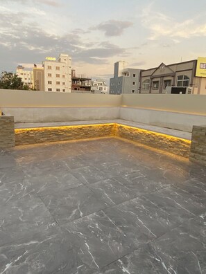 Property grounds - Lovely studio with AC in vibrant Hyderabad neighborhood (hyderabad)