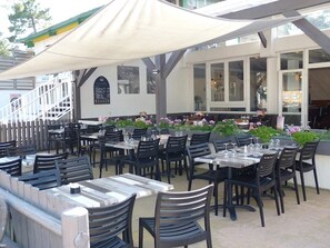 Outdoor dining - Camping 4 étoiles - Parc aquatique - ccbfgab (Les Mathes)