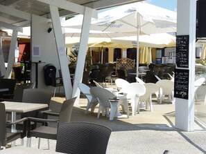 Outdoor dining - Camping 4 étoiles - Parc aquatique - ccbfgah (Les Mathes)