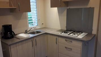 Fridge, microwave, stovetop, toaster