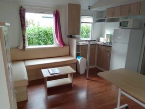 TV, ping pong - Camping 3 étoiles - ccbfgde (Neuvic)