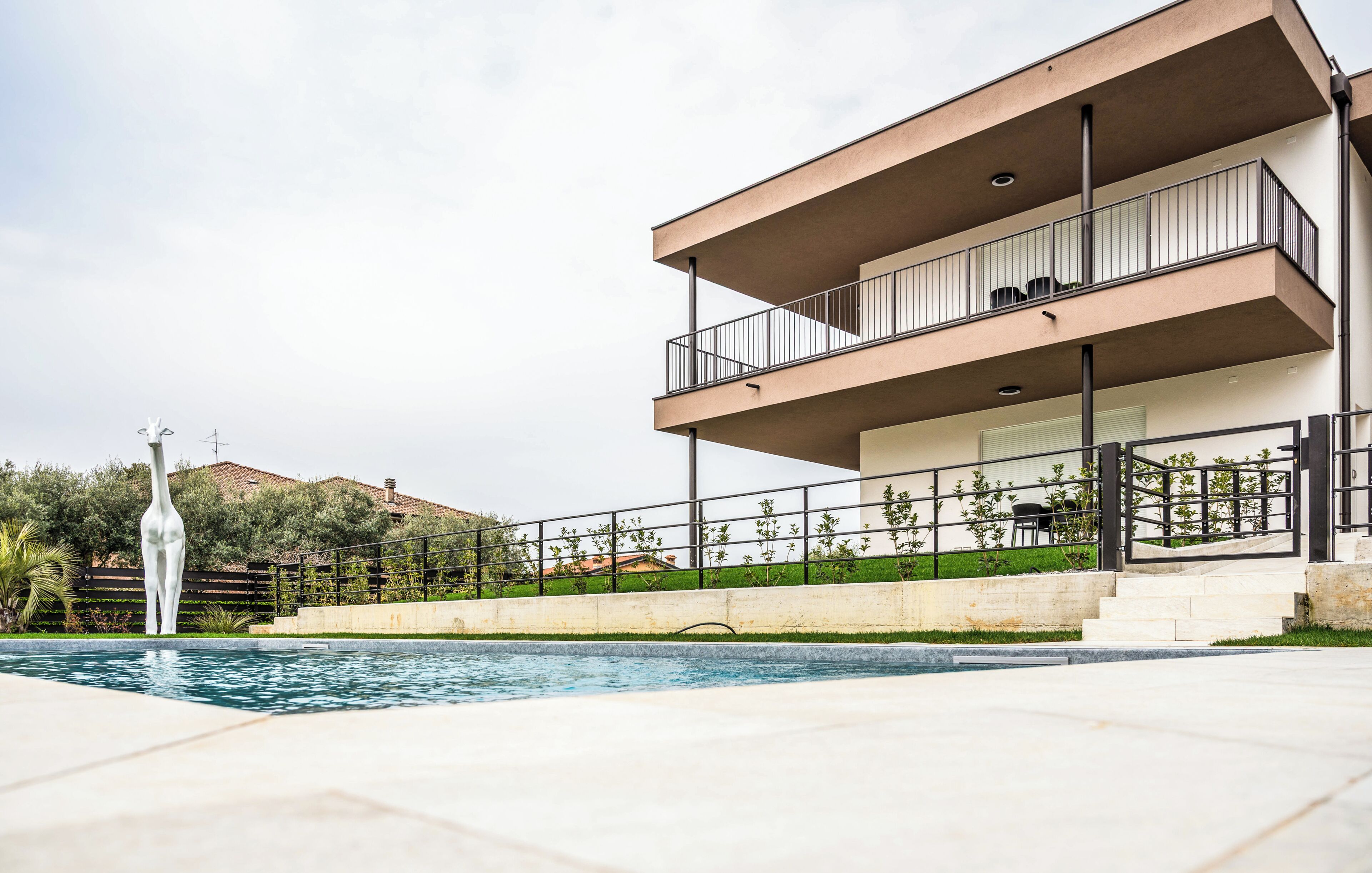 สระว่ายน้ำ