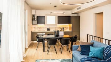 Departamento superior, patio | Interior