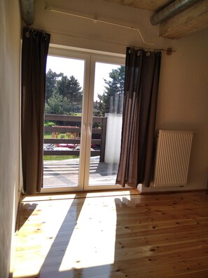 Double Room, Balcony, Garden View | Interior - Trafo Base Camp (Podlesice)