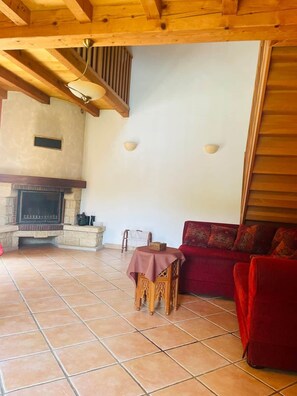 Interior - Vacation home for 6 in a quiet location (Saint-Cybranet)