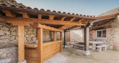 Casa Rural El Cauce – Spacious Country Retreat for Groups in Nature
