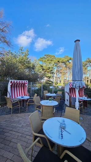 Outdoor dining - Beautiful vacation apartment near the beach Timmendorfer Strand (Timmendorfer Strand)