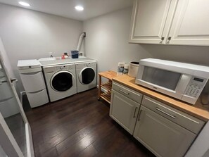 Interior - Private 3-bedroom Guesthouse with beautiful views of Kachemak Bay. (Homer)