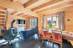 TV, fireplace, offices