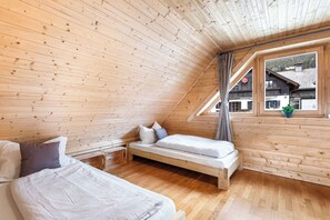 Escrivaninha, Wi-Fi, roupa de cama
