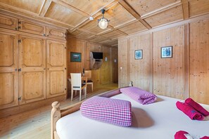 Room - Blaa Alm | Double | Breakfast | Balcony | Sauna (Altaussee)