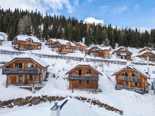 Chalet Lachtal | Ski-in/out | Fireplace | Balcony