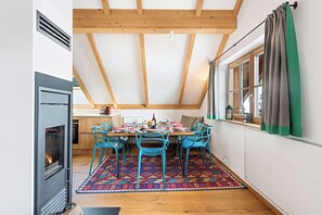 Dining - Chalet Lachtal | Ski-in/out | Fireplace | Balcony (Schönberg-Lachtal)