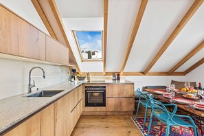 Fridge, oven, stovetop, dishwasher - Chalet Lachtal | Ski-in/out | Fireplace | Balcony (Schönberg-Lachtal)