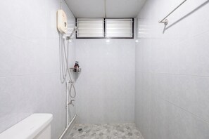 Classic Room | Bathroom - Arun Sa Wad House Lad phrao 2 Guests (Bangkok)