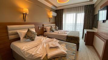 Deluxe Triple Room, Balcony, Sea View