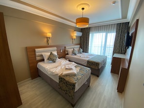 Deluxe Triple Room, Balcony, Sea View
