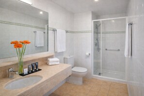 Apartment | Bathroom - Apartment Inmas Nou With Shared Pool (Castell-Platja d'Aro)