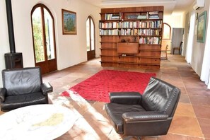 Interior - Green Oasis 2 (Lacona)