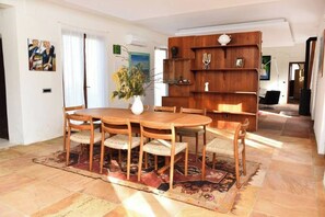 Dining - Green Oasis 2 (Lacona)