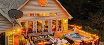 Heated Indoor Pool ~ Spa ~ Movie Theather ~ Gym/Yoga ~ Arcade ~ Bowling ~Karaoke