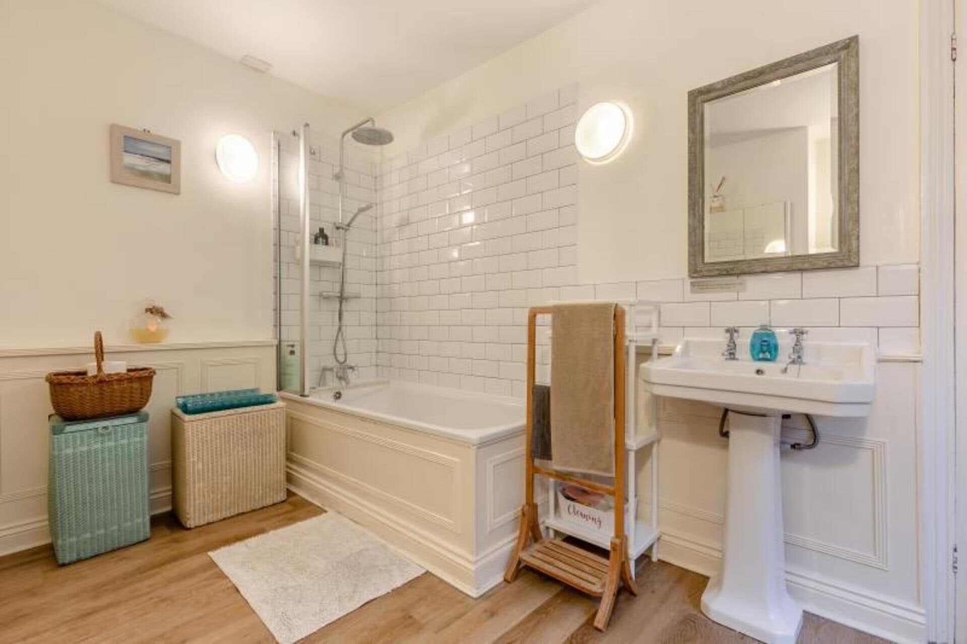 Combined shower/bathtub, deep-soaking bathtub, hair dryer, towels