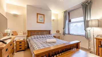4 dormitorios, tabla de planchar con plancha, wifi gratis y ropa de cama
