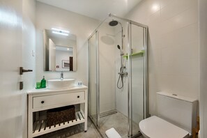 Shower, hair dryer, towels - Cozy nook with terrace Cabanas (Cabanas de tavira)