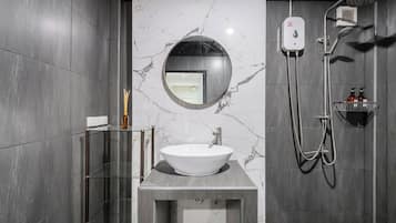 Family Room | Bathroom
