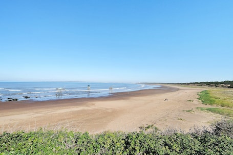 Beach nearby. Bright Studio "Les Dunes" with Lovely Sea View