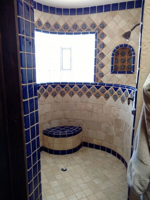Spa - Delightful 5 Bedroom House near the ocean with plenty of room for everyone! (Las Conchas)