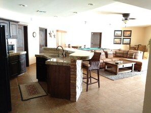 Living area - Delightful 5 Bedroom House near the ocean with plenty of room for everyone! (Las Conchas)