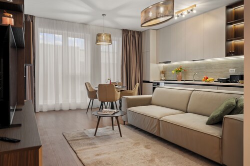 Luxury Stay in North Bucharest | Parking & Netflix