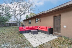 Terrace/patio - Coastal Getaway: Near FIT, Downtown & Beach (Melbourne)