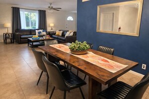 Dining -  5 Bedroom Corporate & Family Home,High-Speed WiFi,Parking,Prime Tucson Location (Tucson)