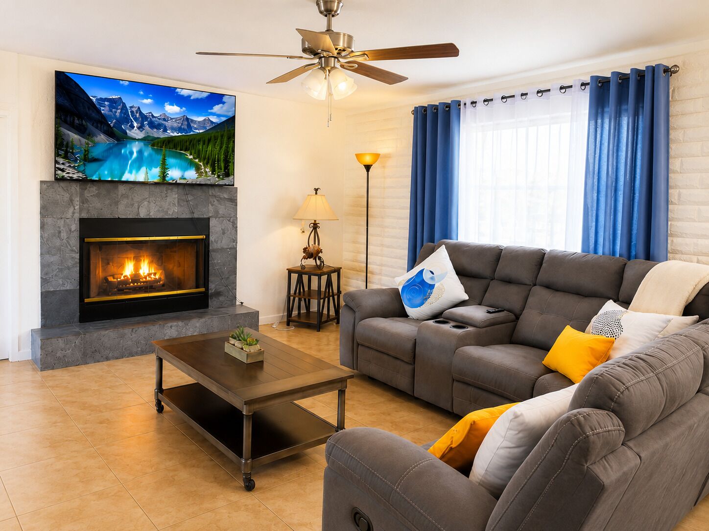Televisión y chimenea 